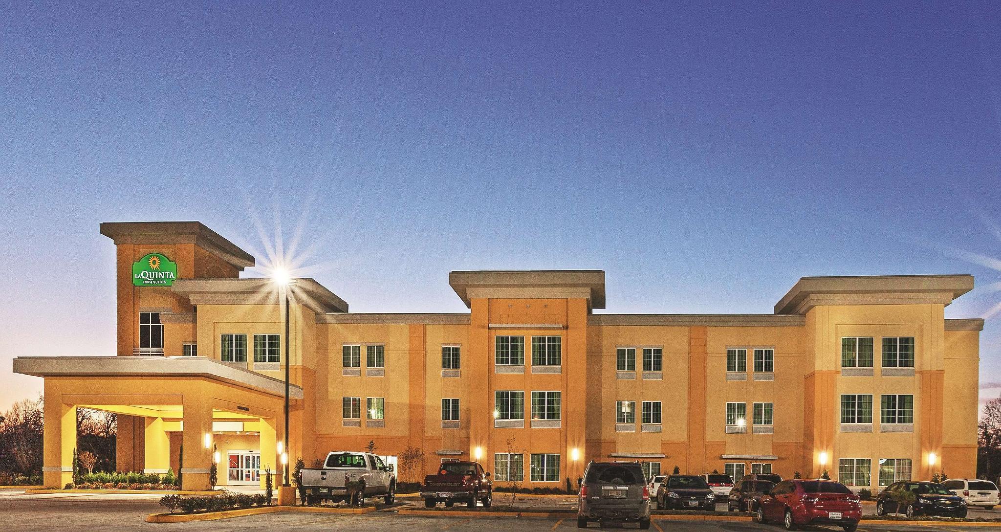 La Quinta By Wyndham Muskogee Hotel Exterior photo