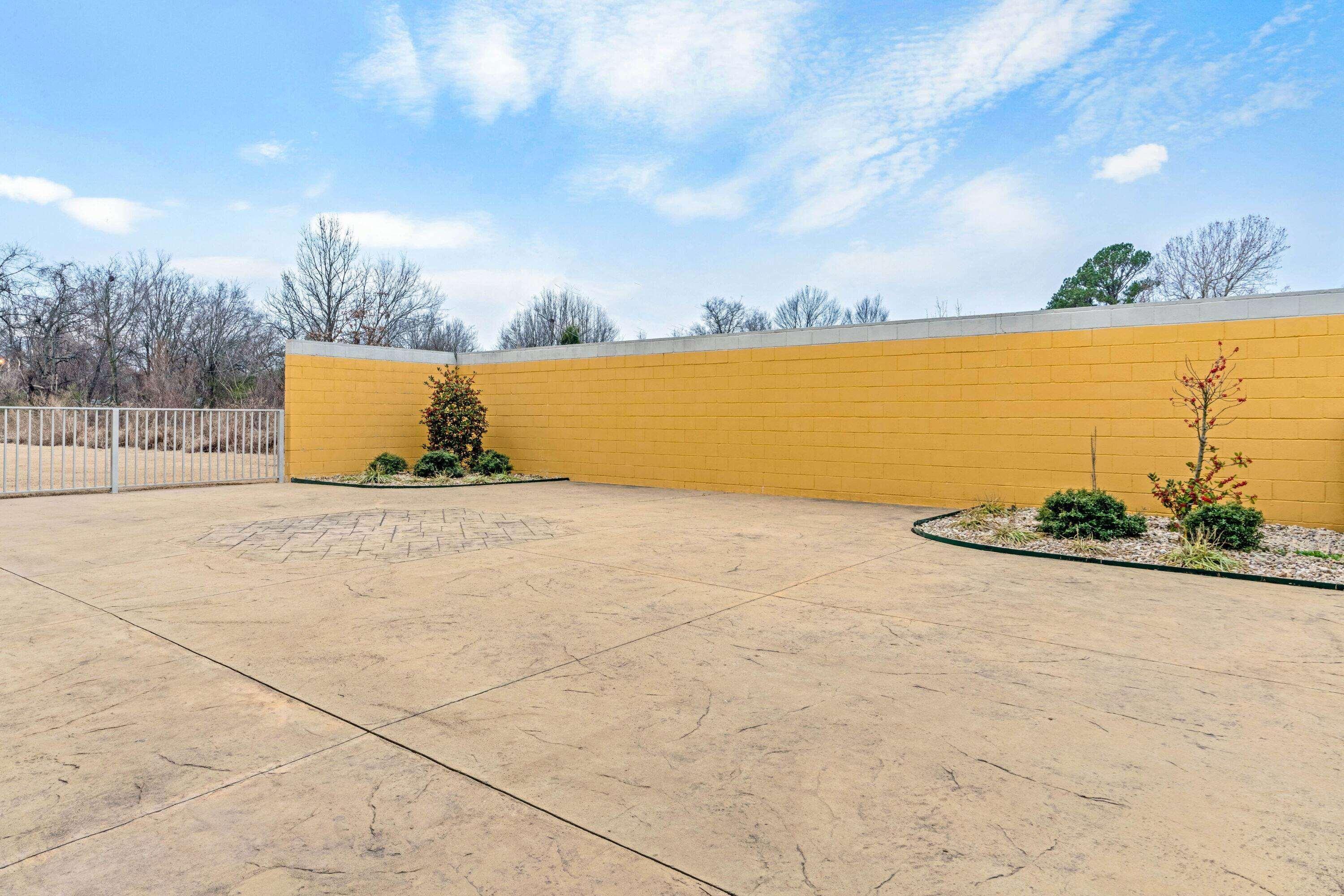 La Quinta By Wyndham Muskogee Hotel Exterior photo